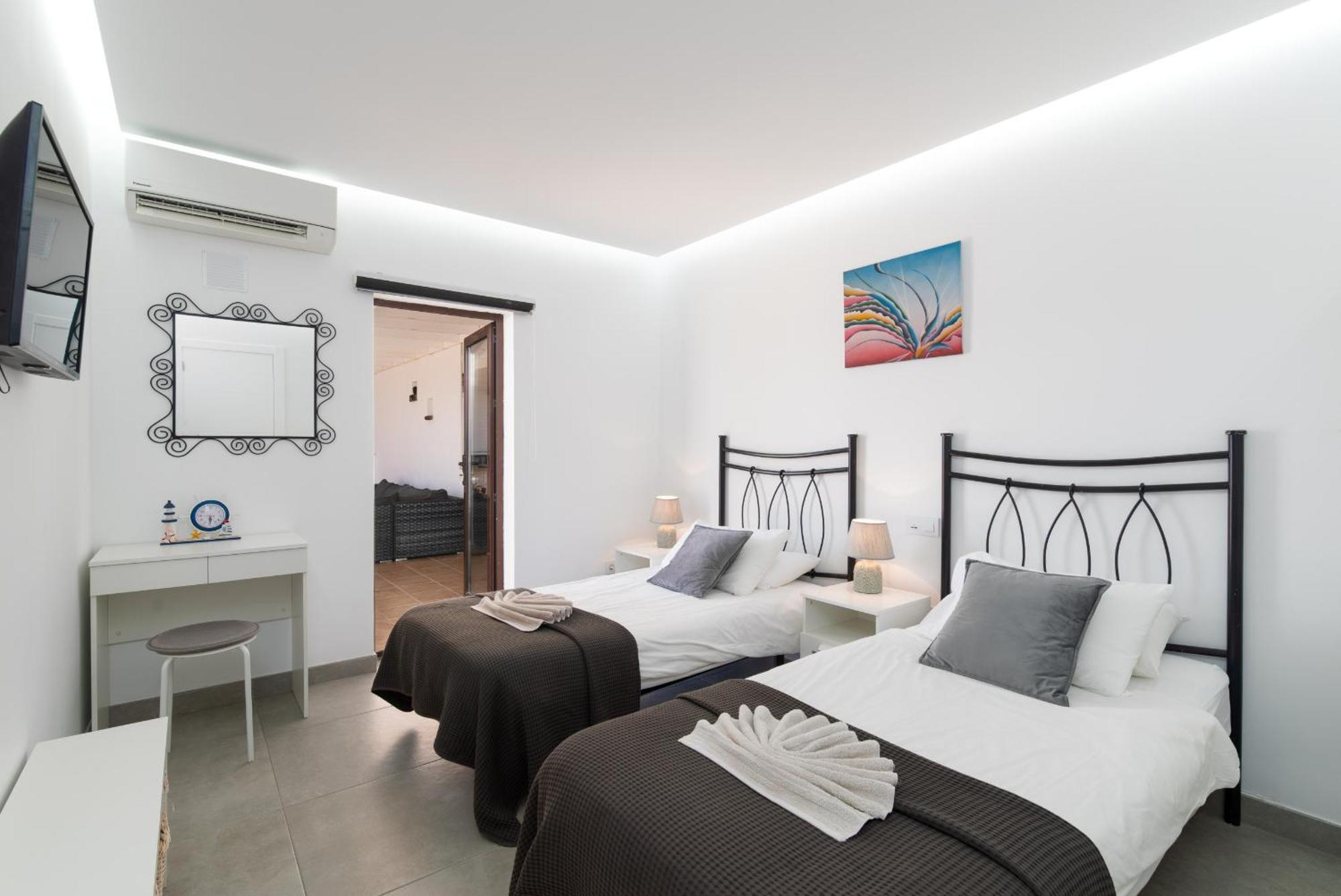 Villa Michelle - Lh114 By Villas Now Ltd Πλάγια Μπλάνκα Εξωτερικό φωτογραφία